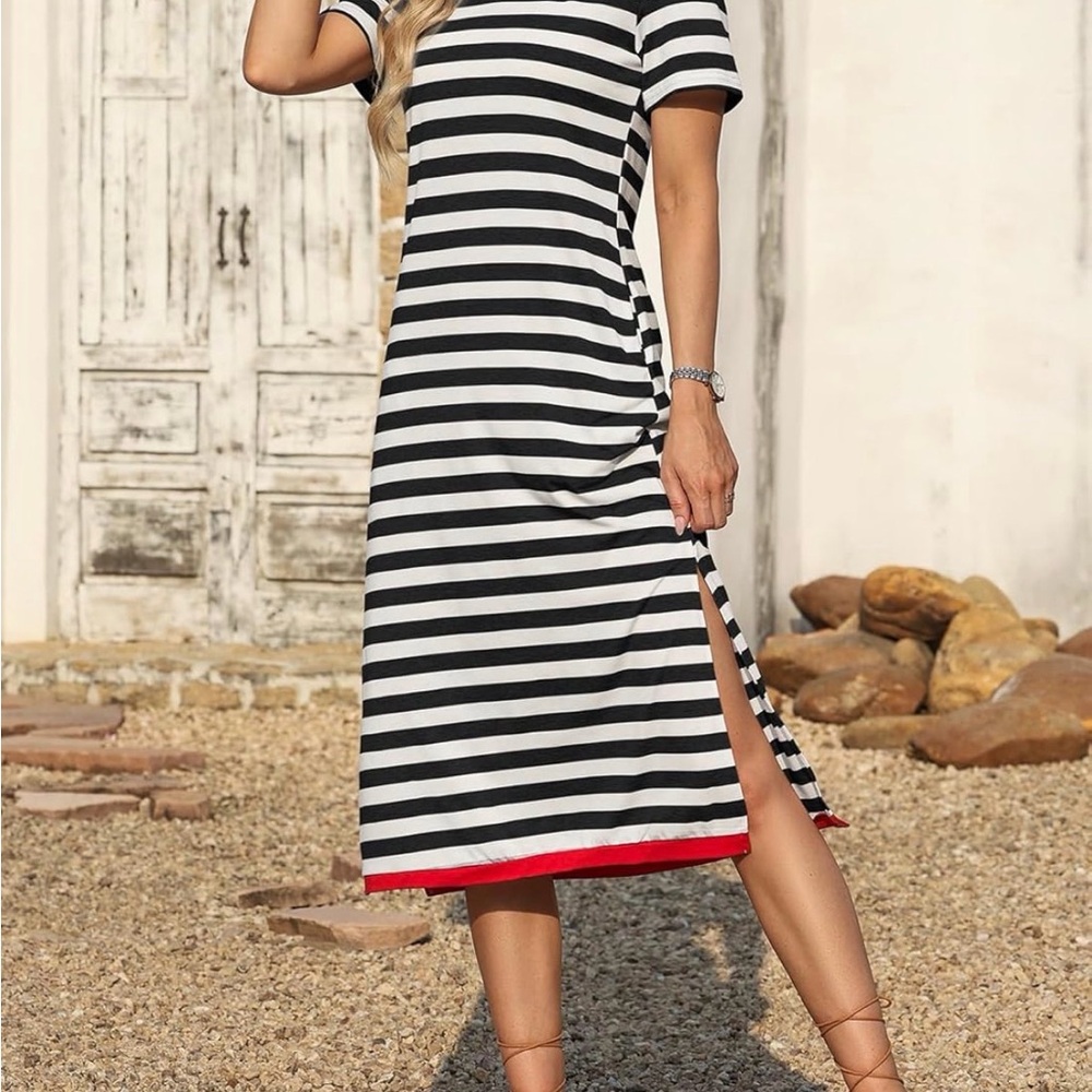 Women’s Black White Stripe SS V-neck Dress -XL